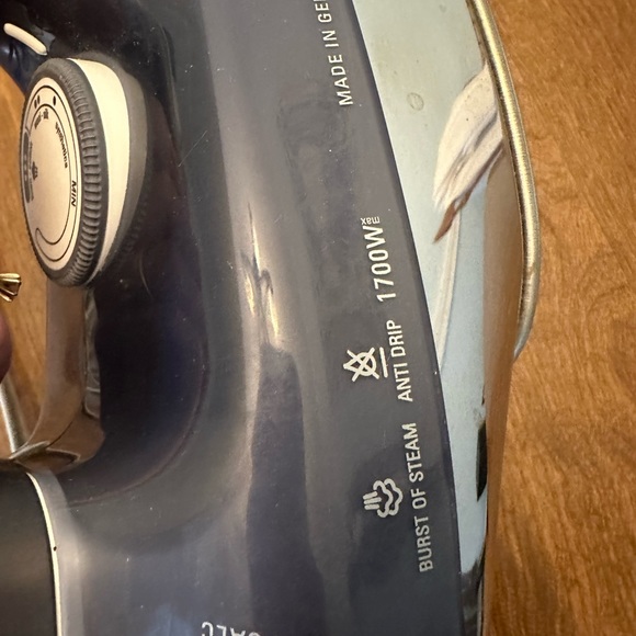 Rowenta DW8080 Pro Master Auto Shut Off Steam Iron, 330-Hole Sole Plate Blue - Picture 6 of 11